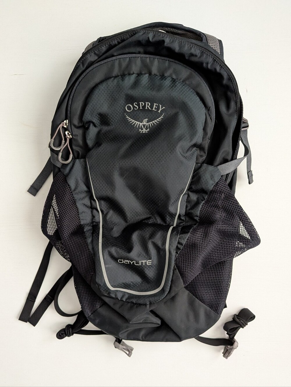 Osprey Daylight Hiking Hydration Backpack READ DESCRIPTION - Small Repairs Made